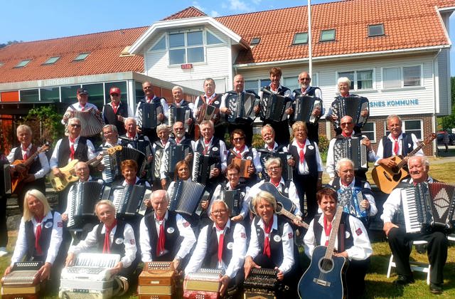 Promobilde for Lindesnes Trekkspillklubb i Stavanger - Hotellpakke med billett!