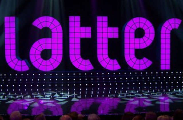 Promobilde for Sommerstandup 2026 - hotellpakke med billetter