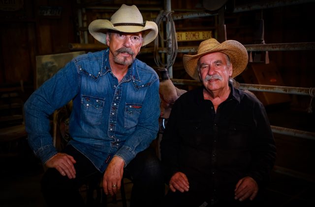 Promobilde for Bellamy Brothers hotellpakke med billetter